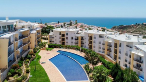 BnB Homes White Rose Garden Apartment with 2 Terraces & 2 Swimming Pools